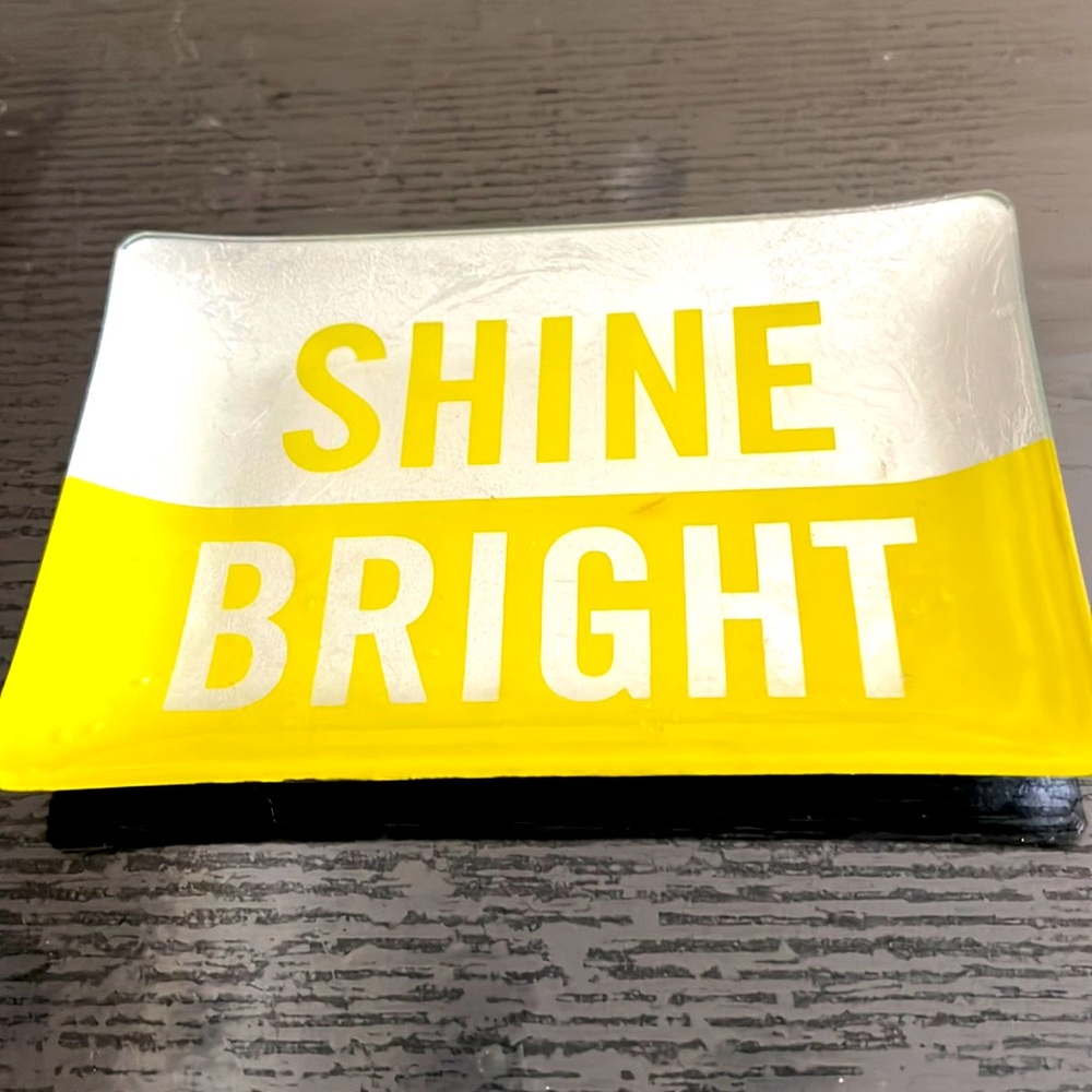 Cosmetic tray by Fringe. 🎁 idea